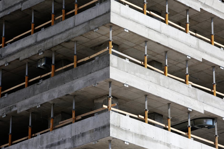 nowoczesna pompa do betonu pracująca na placu budowy